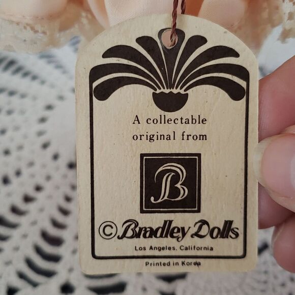 Vintage 1960 Bradley Dolls "Miss April" from Darlin's of the Month Collection - Picture 6 of 10